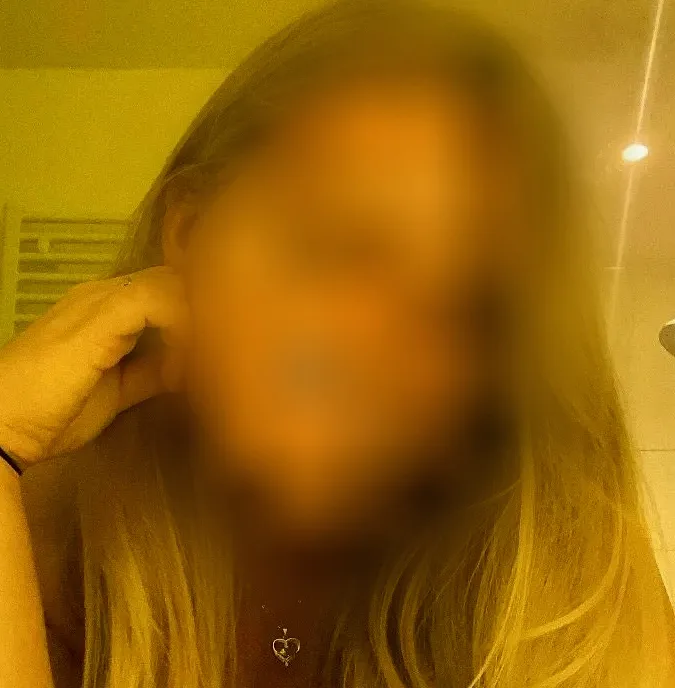Claudia, 30